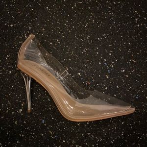 Simmi clear pumps